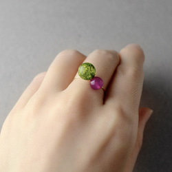 雙色戒指碎綠色蔓越莓粉紅色天然石戒指開環禮物 第1張的照片