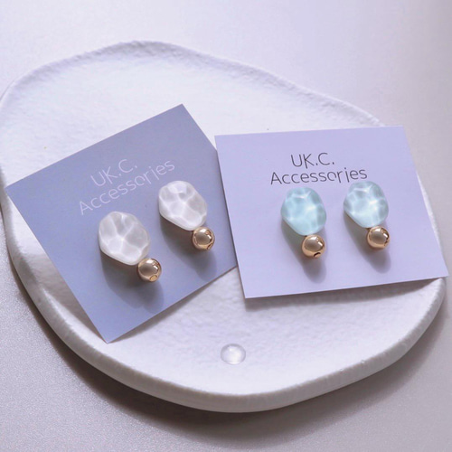 ピアス 水面のかけら 揺れる グリーン ホワイト【オプション欄より選択  