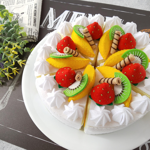 フェルトのおままごと＊フルーツホールケーキ＊食品サンプル