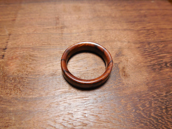 デザートアイアンウッド１ピースの指輪 4枚目の画像
