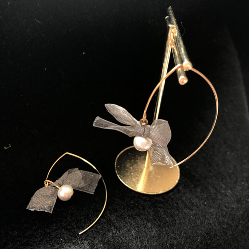 リボン×パールのフックピアス【送料込】 ピアス（フック・チェーン