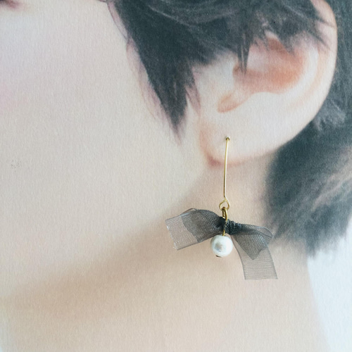 パールとリボンのフックピアス リボン×パールのフックピアス【送料込】 ピアス（フック・チェーン