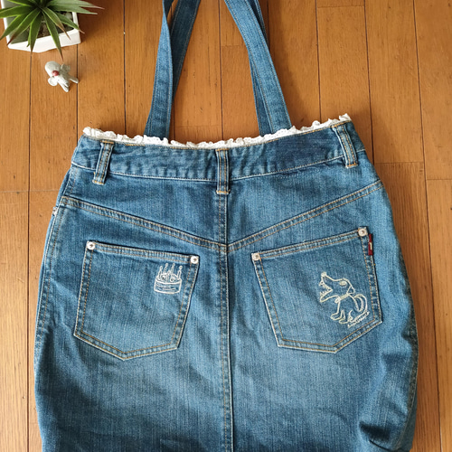 TOMO♡大きめデニムリメイクバッグ（LL）No.740☆トートバッグ □ツギハギトートバッグ □サイズ 縦:約27㎝ 横:約32㎝ マチ:約