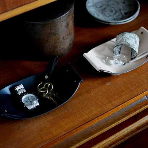 01913009-wh.jpg?crop=center&