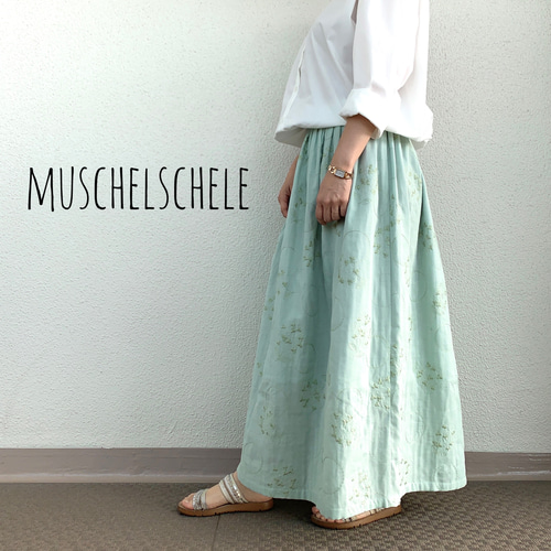 彼岸花刺繍サス付スカート 彼岸花刺繍サス付スカート