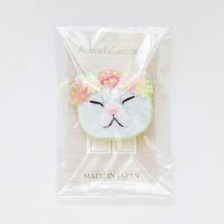 入園入学●完成品一点物【おねむねこブローチ】桜冠の猫ちゃん（フェルト・刺繍・春・結婚出産祝い） 2枚目の画像