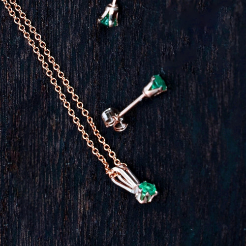 再販】エメラルド一粒ピアス◇3mm【14kgf/サージカルステンレス】5月