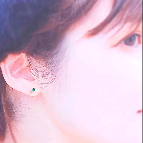 再販】エメラルド一粒ピアス◇3mm【14kgf/サージカルステンレス】5月