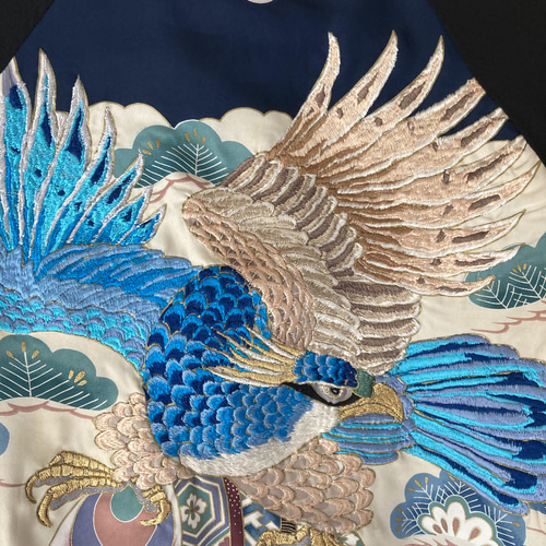 着物リメイクスカジャン 横振り刺繍 和服リメイク 産着リメイク