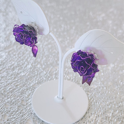 青薔薇のマスクチャーム(アメリカンフラワー×レジン)クリップタイプ
