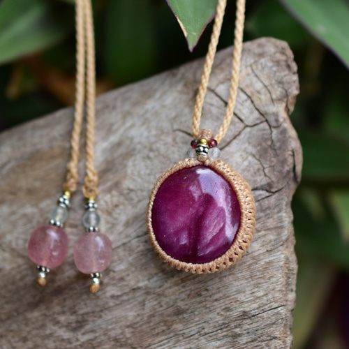 ディープローズ☆中粒☆ルビー マクラメペンダント259 ネックレス