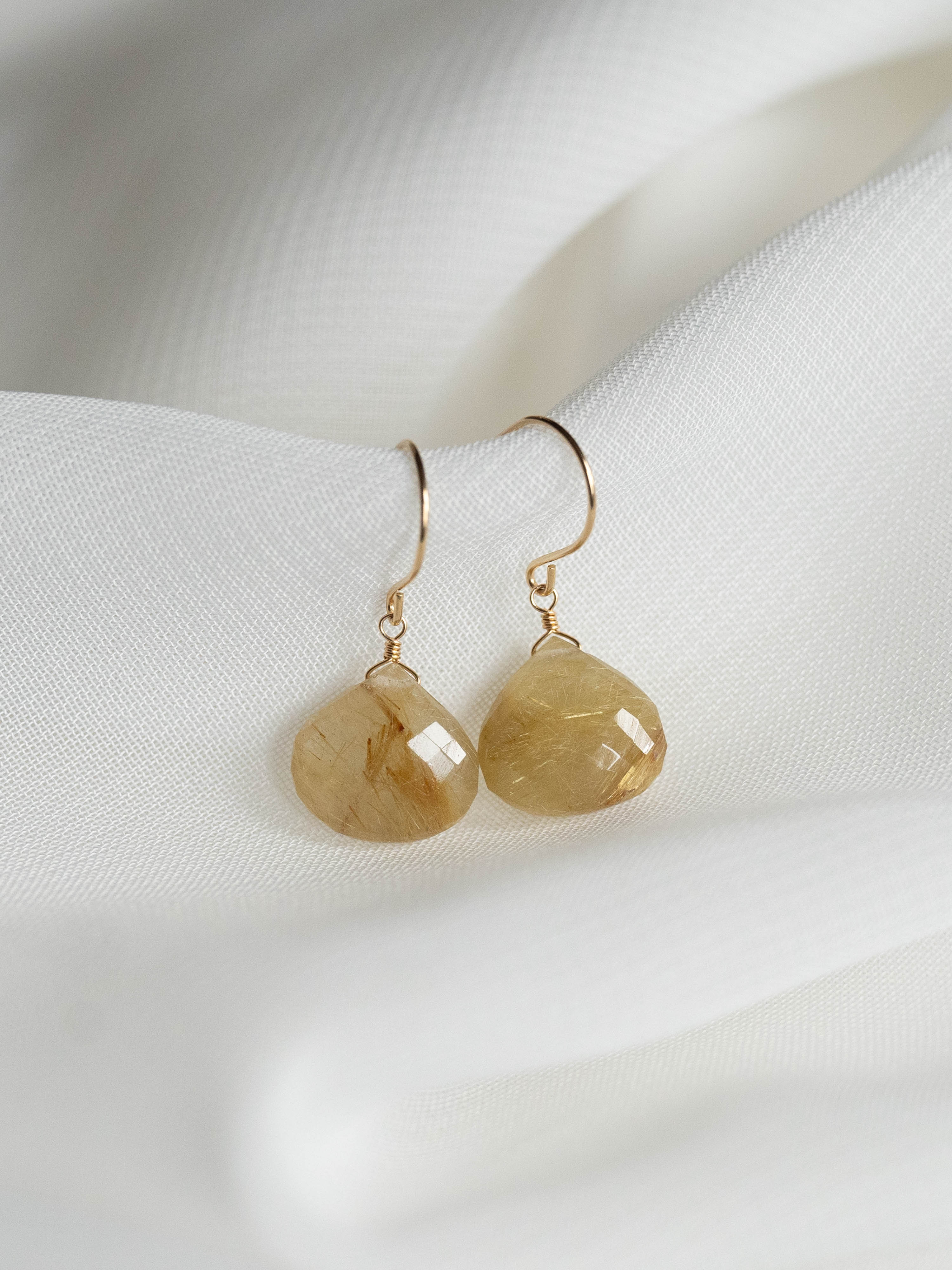 1点もの＊ゴールドルチルクォーツピアス-B