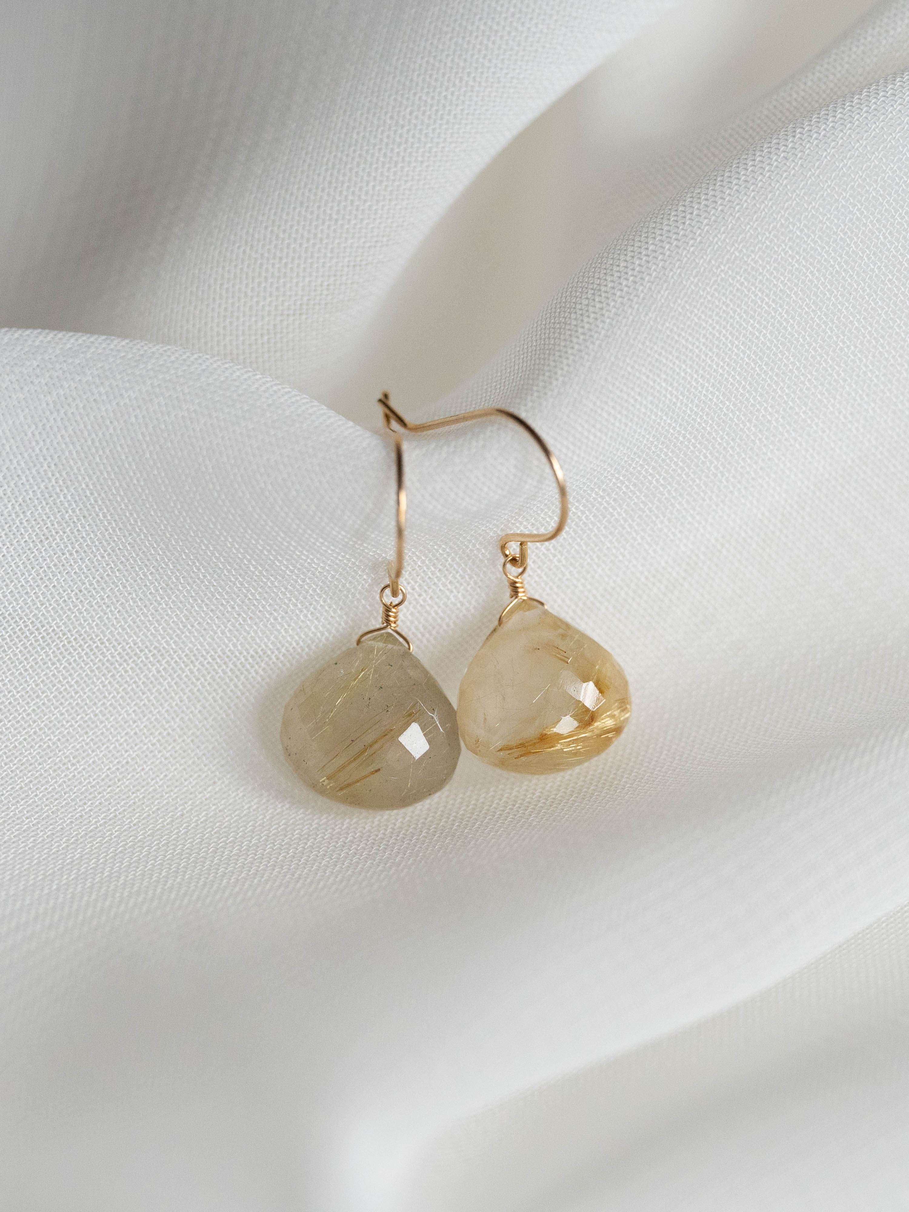 1点もの＊ゴールドルチルクォーツピアス-C