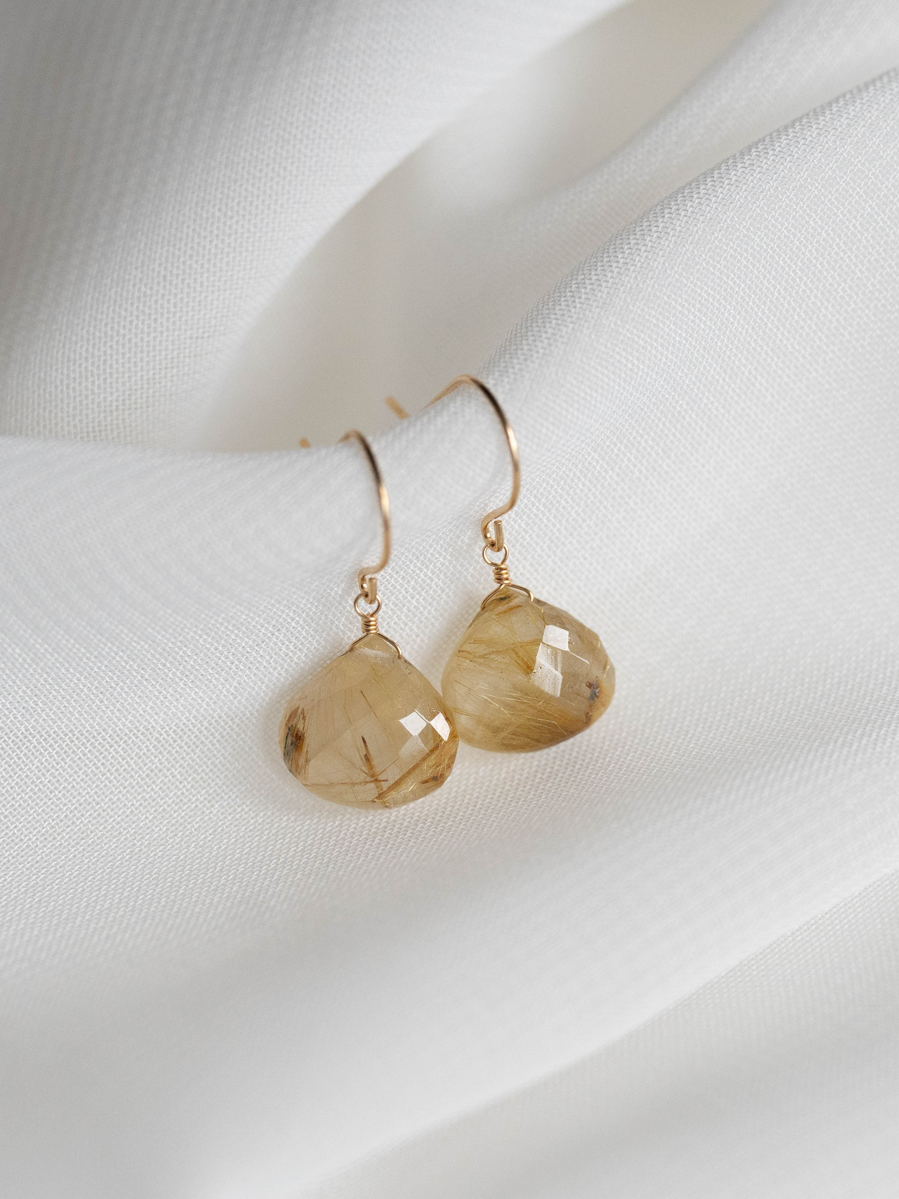 1点もの＊ゴールドルチルクォーツピアス-I