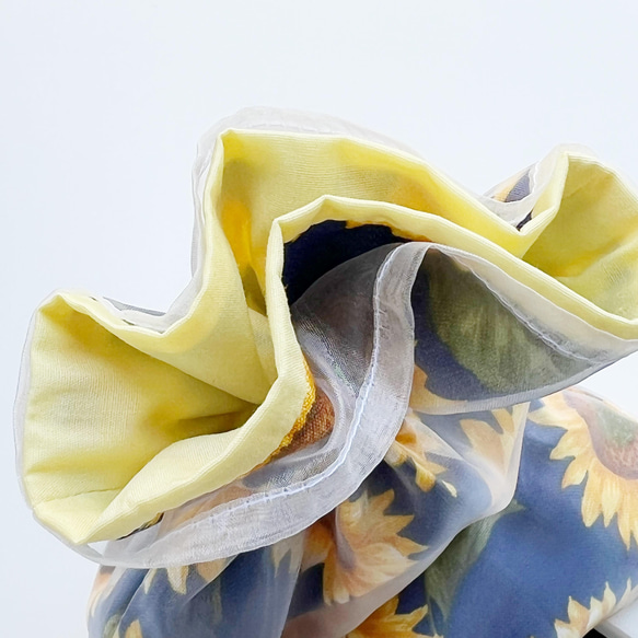 透け感の美しい　上品なオーガンジー花柄巾着ポーチ　ひまわりブルー　向日葵 4枚目の画像