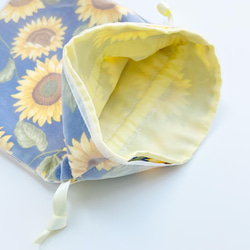 透け感の美しい　上品なオーガンジー花柄巾着ポーチ　ひまわりブルー　向日葵 3枚目の画像