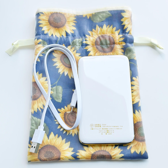透け感の美しい　上品なオーガンジー花柄巾着ポーチ　ひまわりブルー　向日葵 6枚目の画像