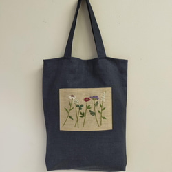 草花の刺繍入り手さげ袋　3種　濃紺　ネイビー　　ブルー　ローズピンク トートバッグ　麻100％ 2枚目の画像