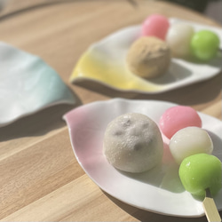 若葉型プレート・小　虹色　和モダン 2枚目の画像