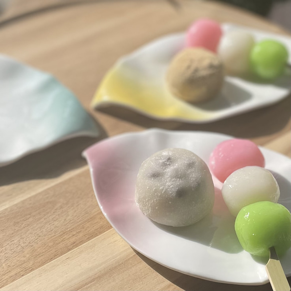 若葉型プレート・小　虹色　和モダン 2枚目の画像