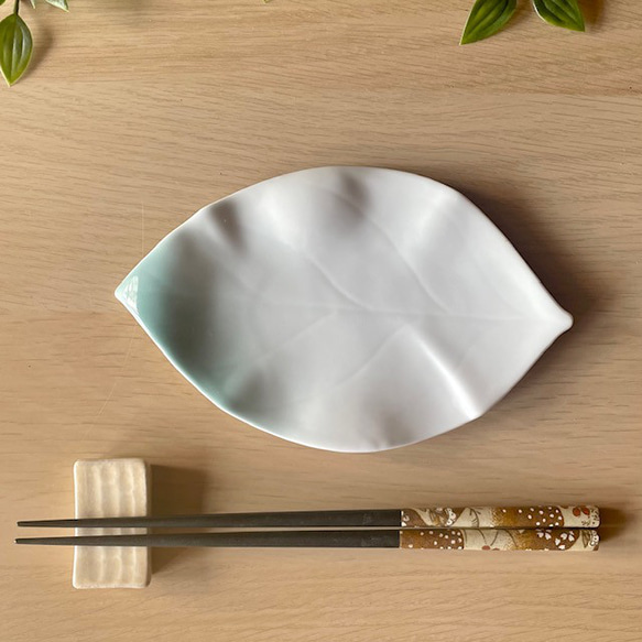 若葉型プレート・小　虹色　和モダン 9枚目の画像