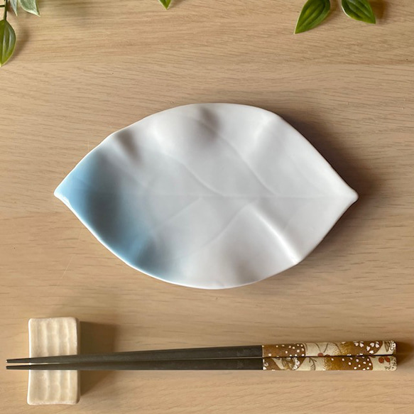 若葉型プレート・小　虹色　和モダン 10枚目の画像