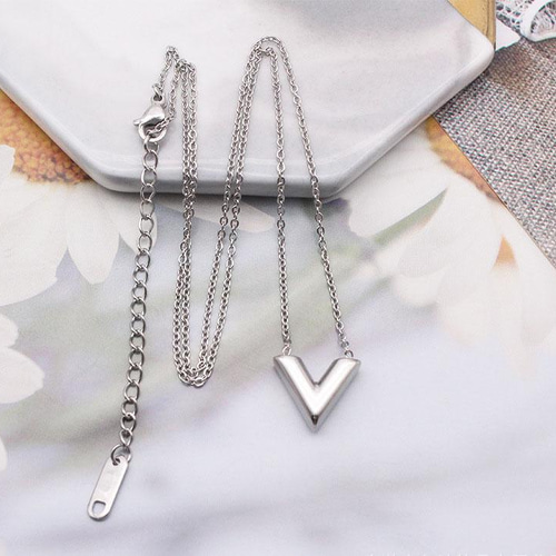 送料無料 V字モチーフ ネックレス サージカルステンレス 316l シルバー