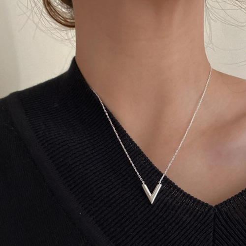 送料無料 V字モチーフ ネックレス サージカルステンレス 316l シルバー