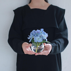 （水換え不要）紫陽花の丸ガラス花瓶挿し　ブルー 7枚目の画像