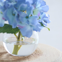 （水換え不要）紫陽花の丸ガラス花瓶挿し　ブルー 2枚目の画像