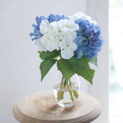 ブルー×ホワイト●紫陽花の花瓶挿し（水換え不要•枯れない） 2枚目の画像