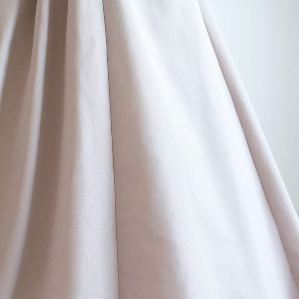 [流行剪裁喇叭線♪] 羅緞塔夫綢優雅褶邊洋裝 [灰色] 第6張的照片