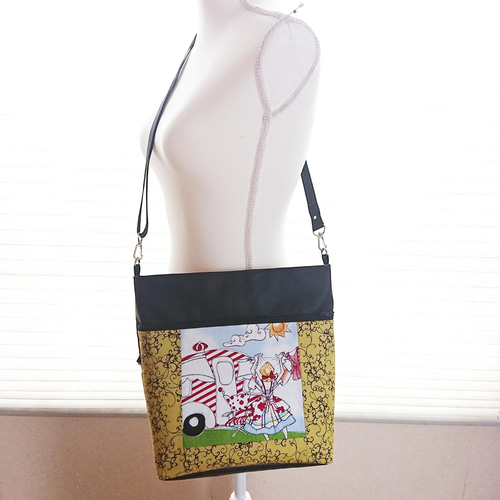 P ロラライハリス ・ショルダーバッグ ・サコッシュ ・ポケット  