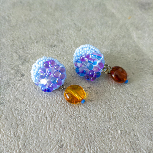 紫陽花レジン&チェコウッドビーズ ピアス/イヤリング - Atelier