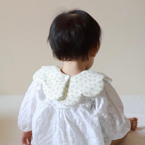 [  retro flower bib   ]   名入れ  スタイ  刺繍  出産祝い  男の子  女の子 3枚目の画像