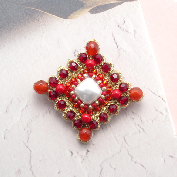 ビーズ刺繍ブローチ（モチーフレースブローチ/赤メノウ/天然石/メノウ/レッド/赤） 3枚目の画像