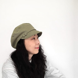 母の日に ころん キャスケット 綿麻キャンバス マカロン カーキグリーン コンパクト Mサイズ くるみボタン 帽子 5枚目の画像