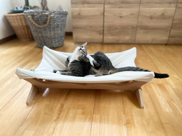 【リアルダウン使用】 ハンモックタイプの 羽毛ペットベッド　猫用　ダウン使用 1枚目の画像