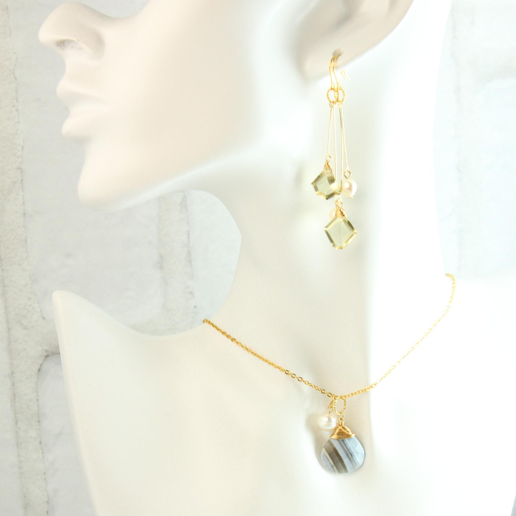 【ウクライナ支援】【春の福袋】大粒ブルーオパールネックレスと揺れる耳飾りのセット（売上寄付）