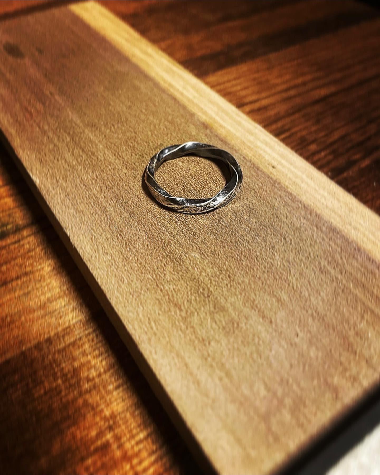 【ヴィンテージ加工】シルバー925 ツイストリング