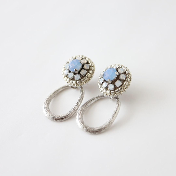 Basic bijou 刺繡耳環帶 2way 環（淺藍色）/母親節禮物 第4張的照片