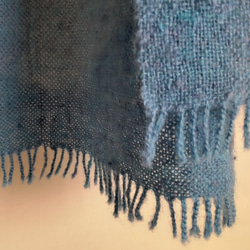 手紡ぎ手織り 羊毛（ウール）100パーセント ストール 空色 10枚目の画像