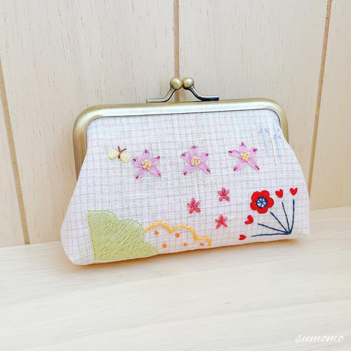 うさぎ刺繍のがまぐちポーチ ネザーランドドワーフ フォーン