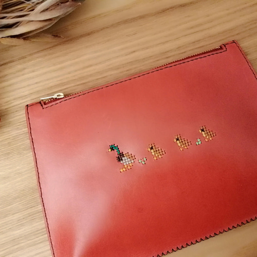 オーダーページ　刺繍　黄色レザージッパーポーチ ゼブラ柄のビーズ刺繍ポーチ 刺繍ポーチ・キーホルダー
