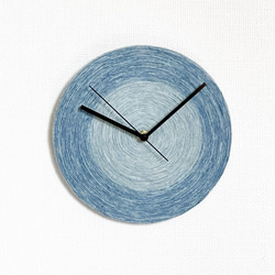 ぐるぐる毛糸掛け時計 ブルー２色 丸 手作り時計 6枚目の画像