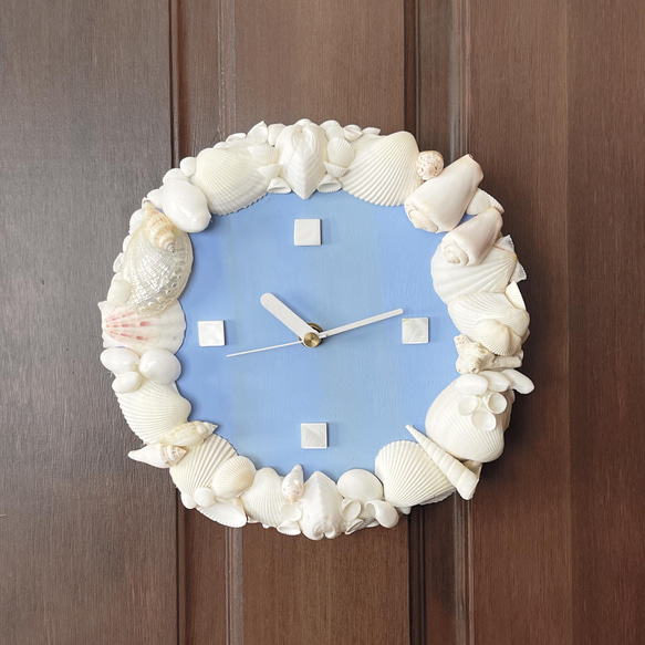 白い貝の掛け時計 手作り時計 1枚目の画像