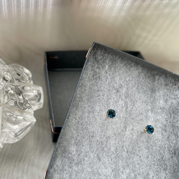 【送料無料】【再販×4】11月誕生石　14kgf 宝石質 ロンドンブルートパーズ 一粒 スタッドピアス 13枚目の画像