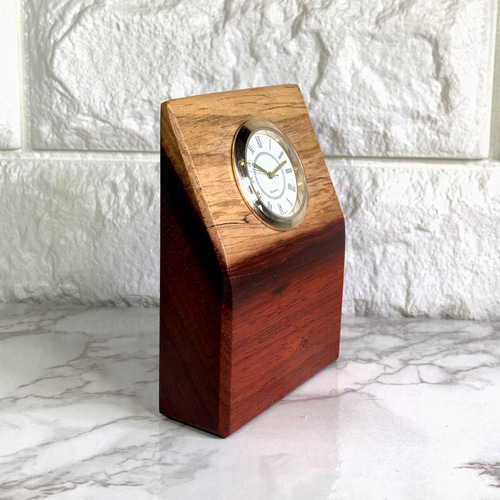 東京時計 置時計 木製 茶色 装飾的な文字盤 木の置き時計；銘木