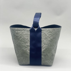【特殊輕質材質】單手柄包（橄欖灰x海軍藍，手柄顏色：海軍藍） 第2張的照片