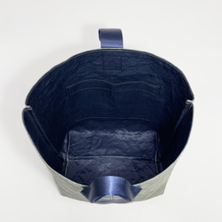 【特殊輕質材質】單手柄包（橄欖灰x海軍藍，手柄顏色：海軍藍） 第5張的照片